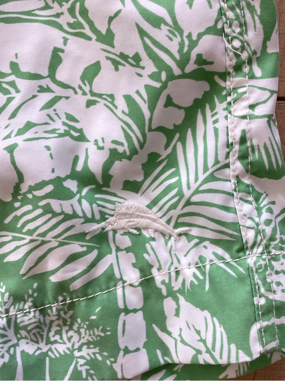 Tommy Bahama Men’s Swim Trunks Size M - Picture 4 of 7